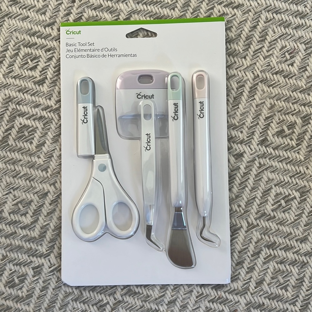 Cricut basic tool set